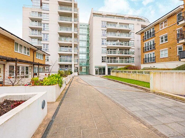 2 Bedroom Flat For Sale In Flat, Upper Richmond Road, London, SW15