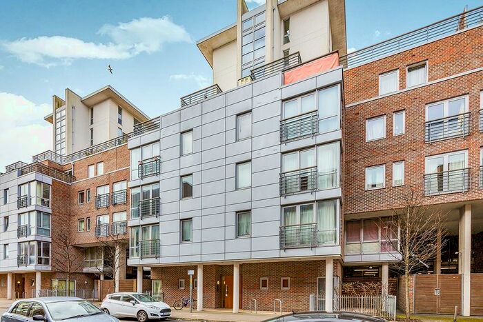 2 Bedroom Flat To Rent In Cross Street, Portsmouth, PO1