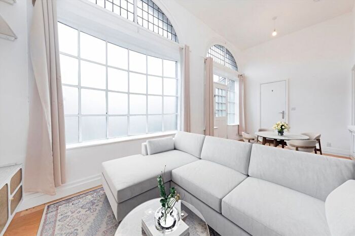 2 Bedroom Flat For Sale In Highgate West Hill, Highgate, N6