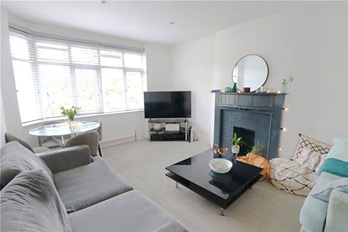 3 Bedroom Duplex To Rent In Ash Tree Dell, Kingsbury, London, NW9