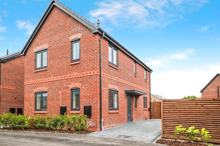 3 Bedroom Semi-Detached House For Sale In Stoneley Road, Crewe, CW1
