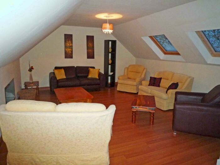 4 Bedroom Flat To Rent In Holburn Street, Aberdeen, AB10