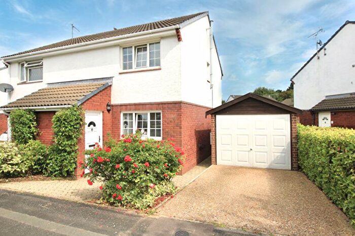 3 Bedroom Semi Detached House For Sale In Lambourne Road, West End, SO18