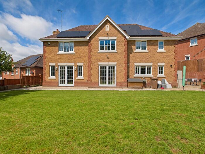 5 Bedroom House To Rent In Half Acre, Hitchin, SG5