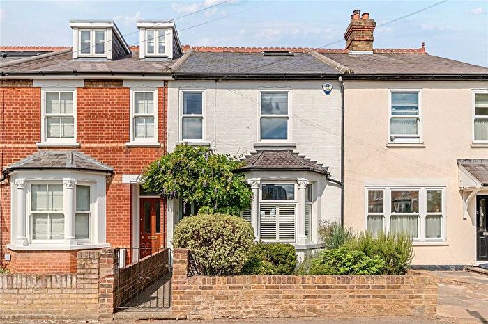 5 Bedroom Terraced House For Sale In Harvey Road, Walton-On-Thames, KT12