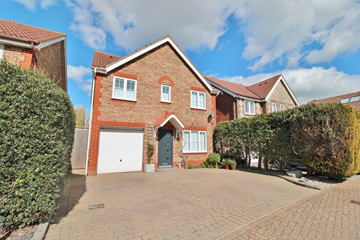 4 Bedroom Detached House For Sale In Edenbridge Road, Southsea, PO4