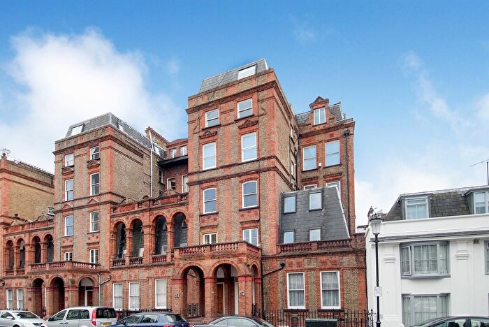 1 Bedroom Flat For Sale In Courtfield Road, Gloucester Road, SW7