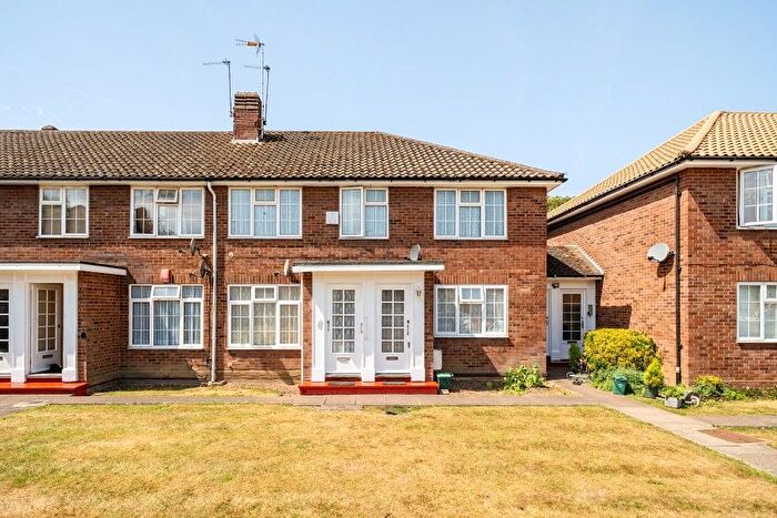 2 Bedroom Maisonette For Sale In Magnolia Court, Kenton, HA3