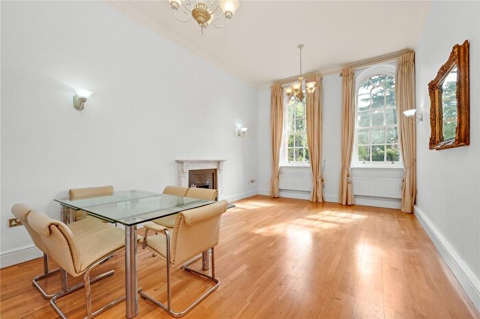 2 Bedroom Flat To Rent In Ellesmere Place, Walton-On-Thames, Surrey, KT12