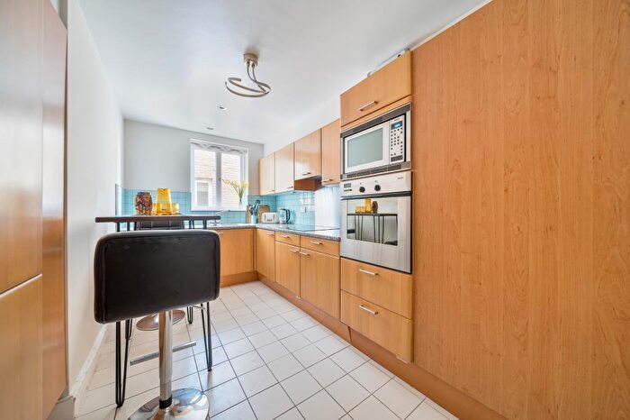 2 Bedroom Apartment To Rent In Marlborough Hill, London, NW8