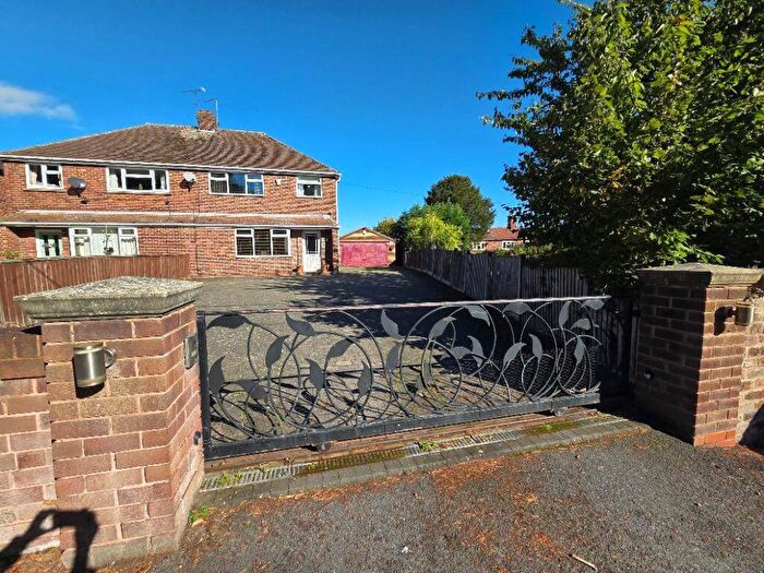 3 Bedroom Semi-Detached House For Sale In Clinton Rise, Gamston, DN22