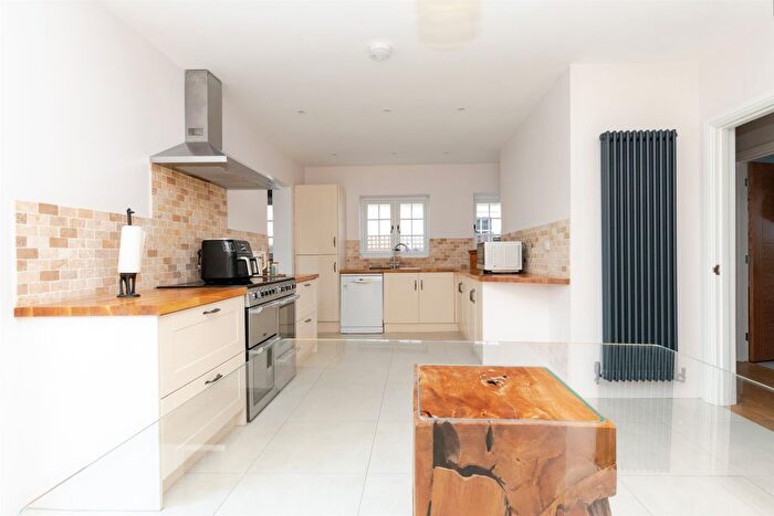 3 Bedroom End Of Terrace House For Sale In Brickendon Green, Brickendon, Hertford, SG13