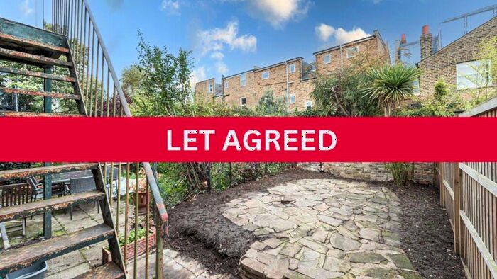 3 Bedroom Flat To Rent In Badminton Road, Clapham South/Balham, London, SW12