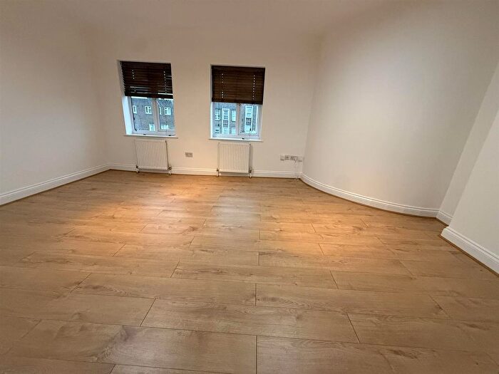 Studio To Rent In Shenley Road, Borehamwood, WD6