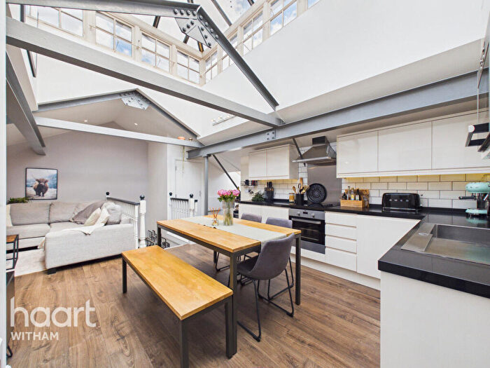 2 Bedroom Apartment For Sale In Hatfield Road, Witham, CM8