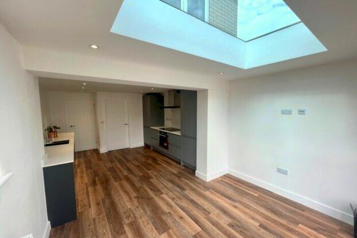 4 Bedroom Property To Rent In Spring Close, Huntingdon, PE29