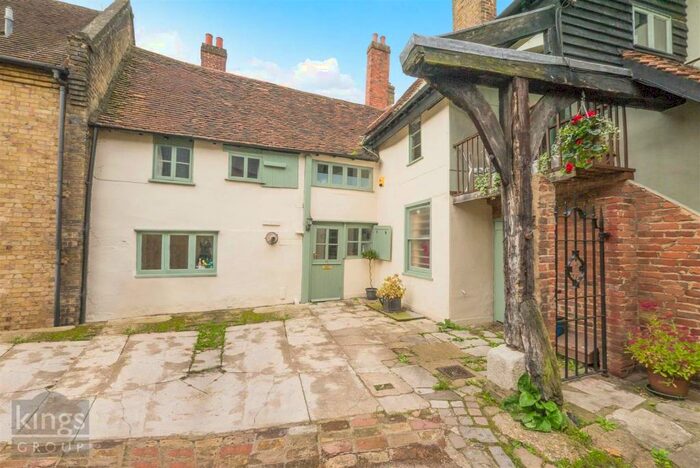 3 Bedroom House To Rent In St Andrews Street, Hertofrd, SG14