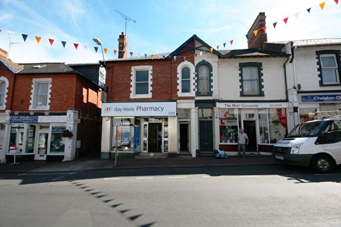 2 Bedroom Flat To Rent In Walnut Road, Torquay, Devon, TQ2