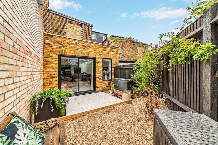 2 Bedroom Flat For Sale In Bollo Bridge Road, London, W3