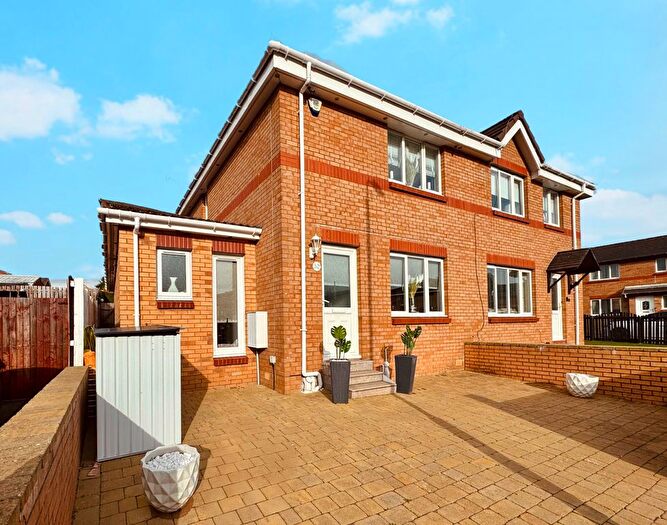 3 Bedroom Semi Detached House For Sale In Eastbank Drive, Glasgow, G32