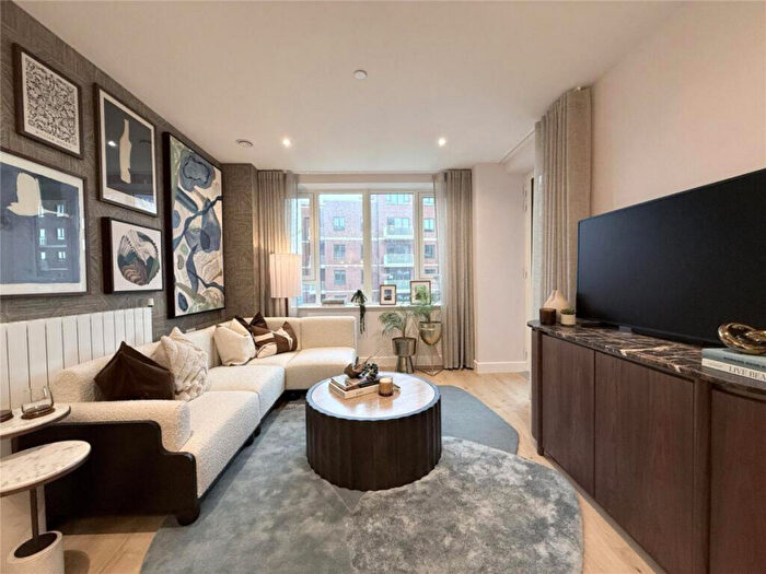 1 Bedroom Apartment To Rent In Dray House, Lombard Square, SE28