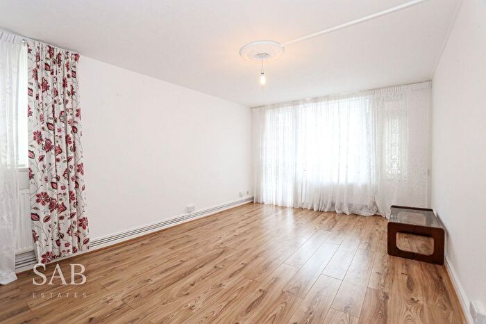 2 Bedroom Flat To Rent In Glebelands Road, Feltham, TW14