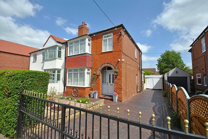3 Bedroom Semi-Detached House For Sale In St. Vincents Avenue, Branton, Doncaster, DN3