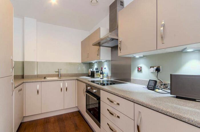 2 Bedroom Flat To Rent In Old Devonshire Road, Balham, London, SW12