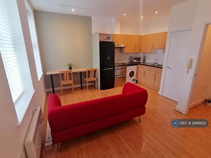 1 Bedroom Flat To Rent In Mcilroys Building, Reading, RG1