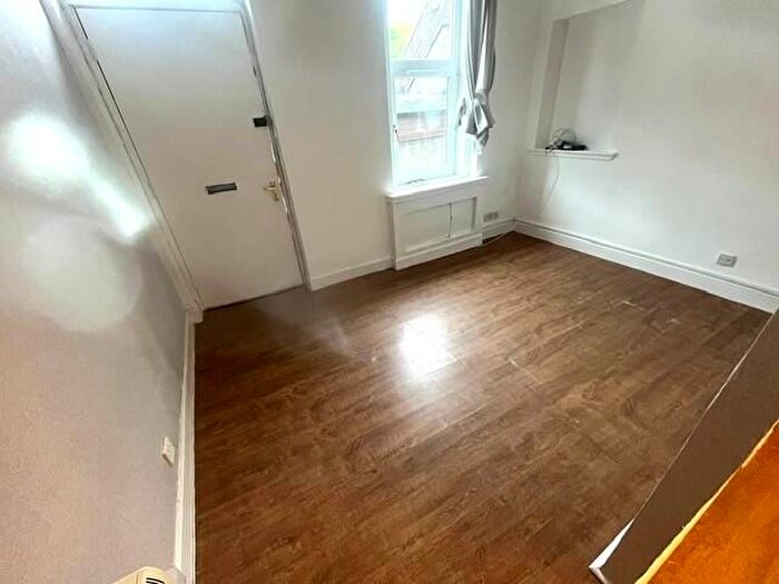 1 Bedroom Flat To Rent In Corbiehall, Bo'ness, EH51