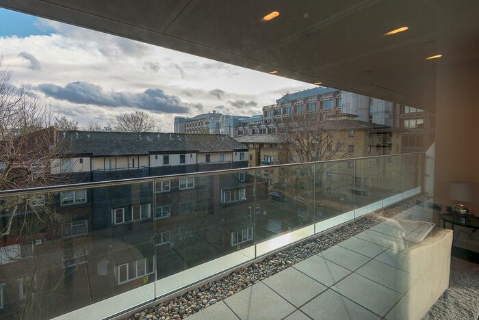 2 Bedroom Flat To Rent In Lavender Place, Royal Mint Gardens, E1