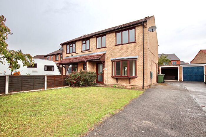 3 Bedroom Semi-Detached House For Sale In Beaufort Close, Lincoln, LN2
