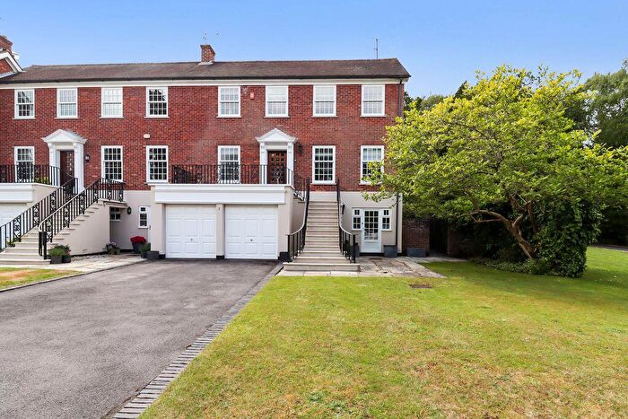3 Bedroom Terraced House For Sale In Snows Ride, Windlesham, GU20