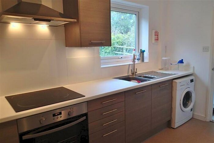 4 Bedroom Semi-Detached House To Rent In Stanmore, SO22