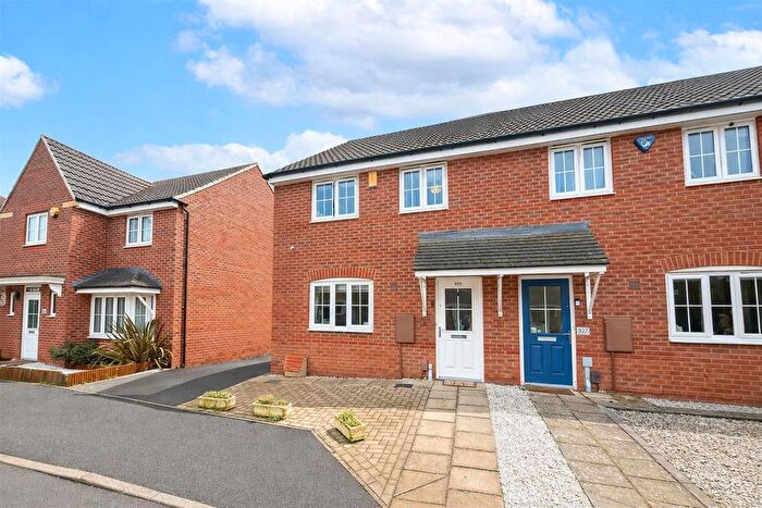 3 Bedroom Semi-Detached House For Sale In Kenbrook Road, Hucknall, Nottingham, NG15