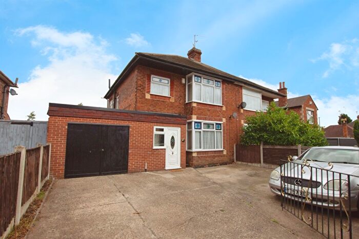 3 Bedroom Semi-Detached House For Sale In Bagnall Road, Nottingham, NG6