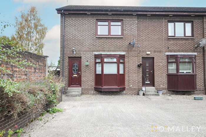 2 Bedroom End Of Terrace House To Rent In Kellie Place, Alloa, FK10