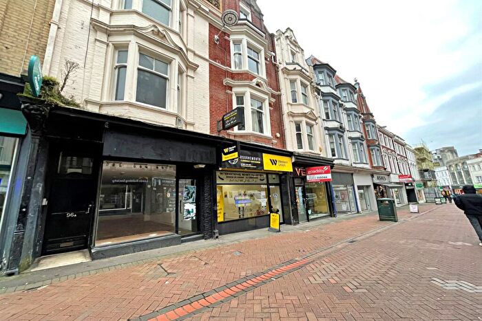 3 Bedroom Flat To Rent In Bournemouth, BH1