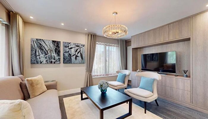 3 Bedroom Flat To Rent In St. Johns Wood Park, London, NW8