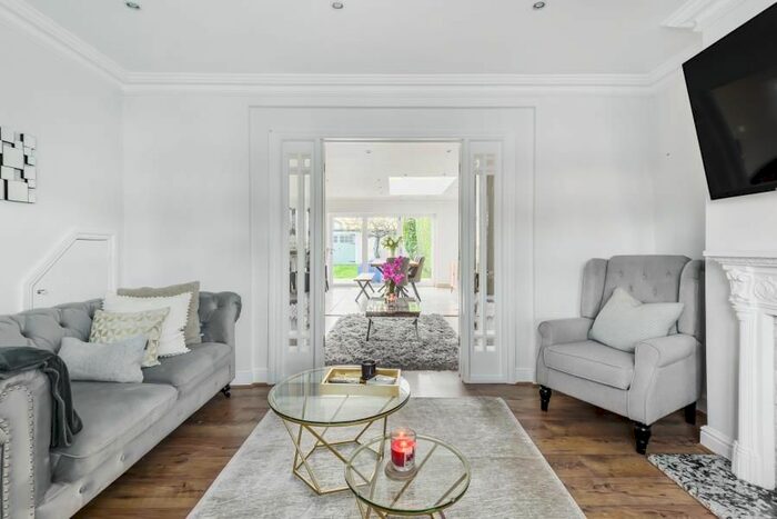 4 Bedroom Semi-Detached House To Rent In Ash Grove, Staines, TW18