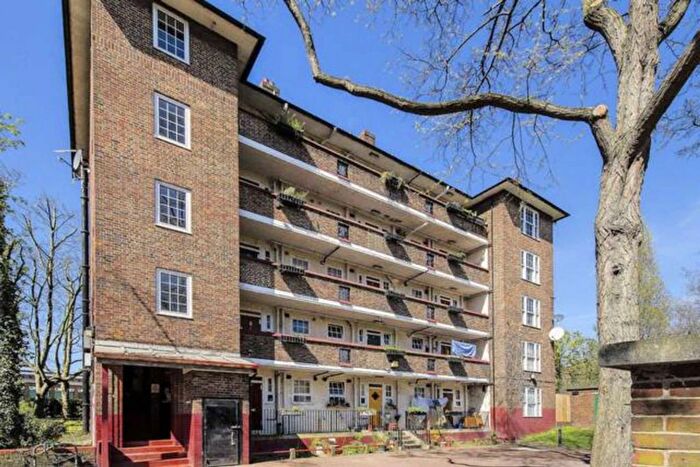 3 Bedroom Flat To Rent In Deptford Church Street, London, SE8