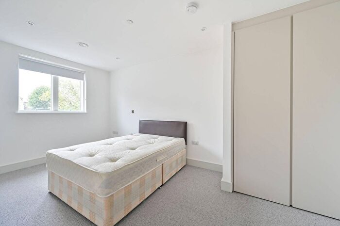 2 Bedroom Flat To Rent In St Pauls Avenue, Willesden Green, NW2