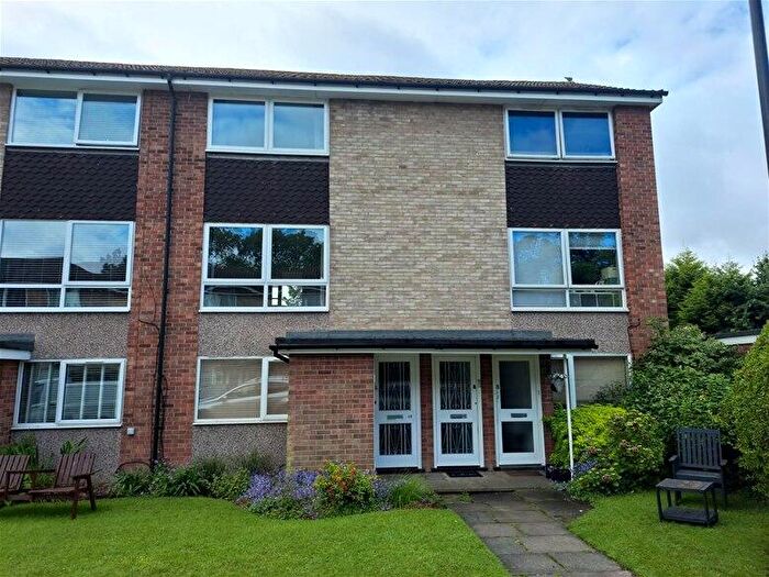 2 Bedroom Flat For Sale In Eldon Drive, Walmley, Sutton Coldfield, B76