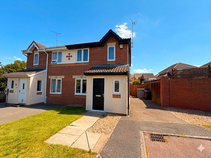 3 Bedroom Semi Detached House For Sale In Wheat Close, Daventry, NN11