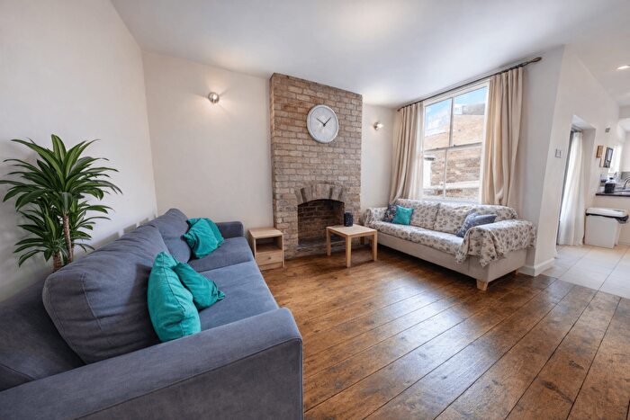 6 Bedroom Semi Detached House To Rent In Cottesmore Road, Lenton, Nottingham, NG7