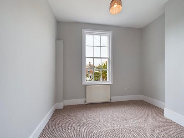1 Bedroom Flat For Sale In Royal Road, Ramsgate, CT11