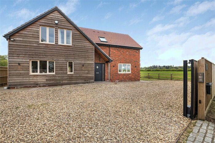 4 Bedroom Detached House For Sale In Lambdens Hill, Beenham, Reading, RG7