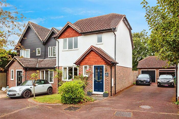 3 Bedroom Semi-Detached House For Sale In Dukes Meadow, Chiddingstone Causeway, Tonbridge, Kent, TN11