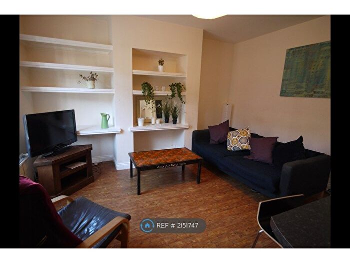 3 Bedroom Terraced House To Rent In Thornville Road, Leeds, LS6