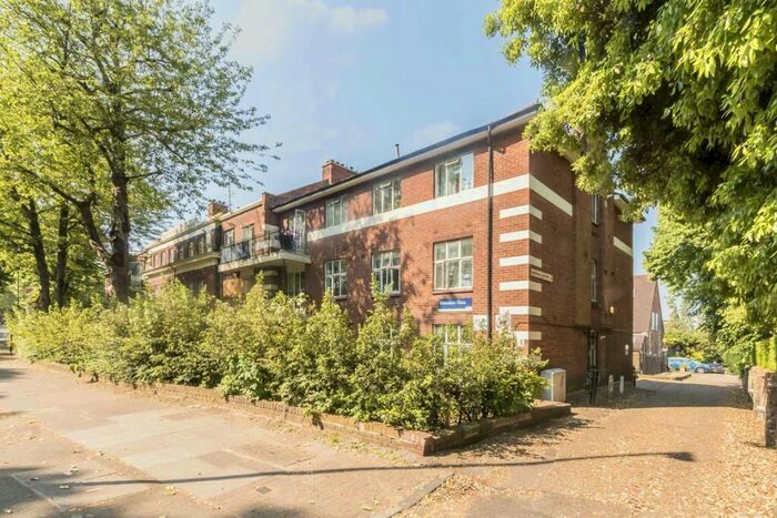 2 Bedroom Flat To Rent In Grimshaw Close, North Road, N6